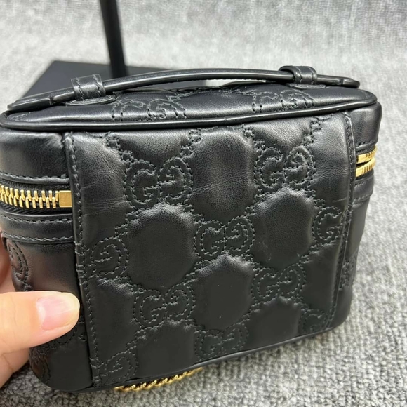 100% Authentic Gucci GG Leather Top Handle Bag 669-110524 - Picture 4 of 16